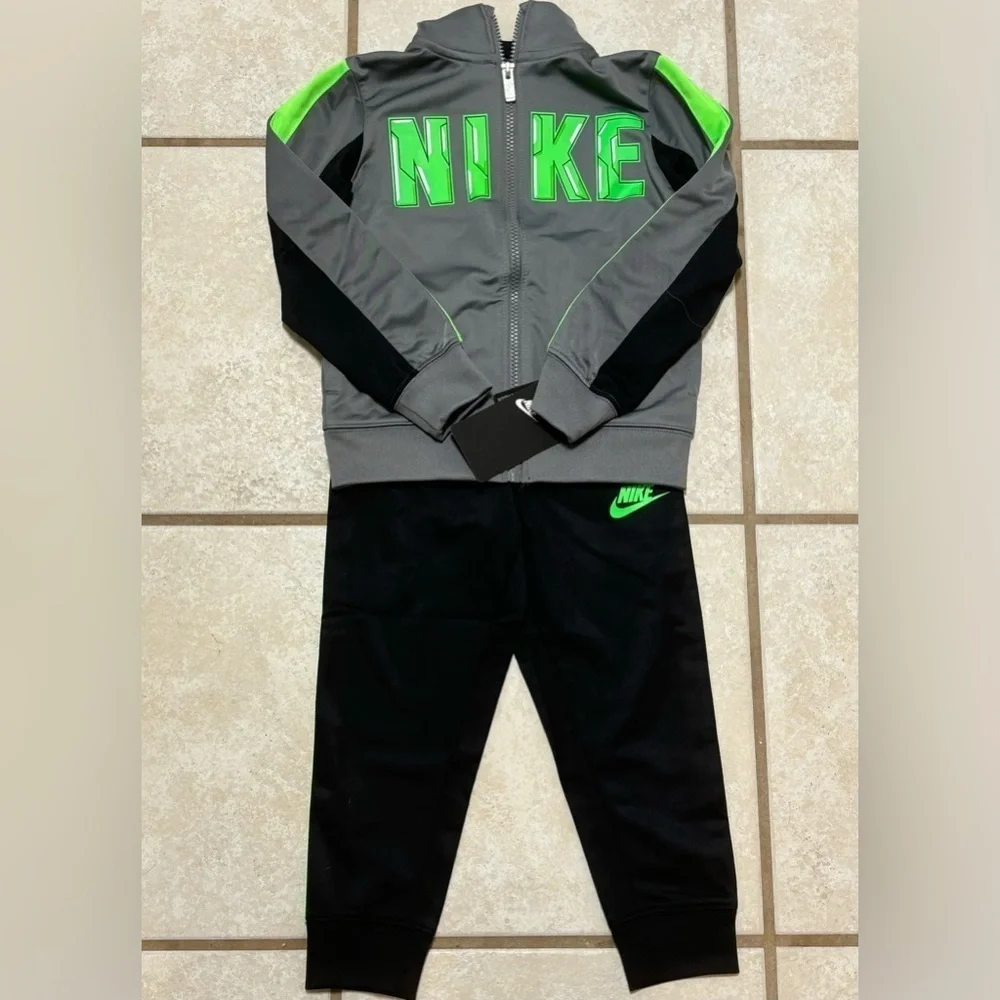 Nike Kids 2-Piece Dri-Fit Zip Jacket and Pull On Pants Set Sz 4